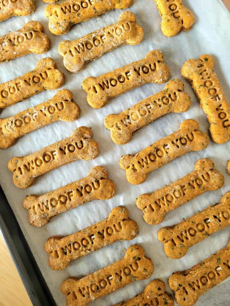 baked dog bones on a cooking sheet